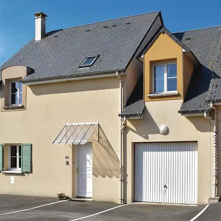 4 Bedroom Cozy Home In Port-En-Bessin-Huppain Exterior photo