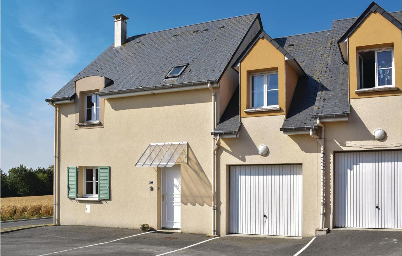4 Bedroom Cozy In Port-en-bessin-huppain Holiday home Huppain