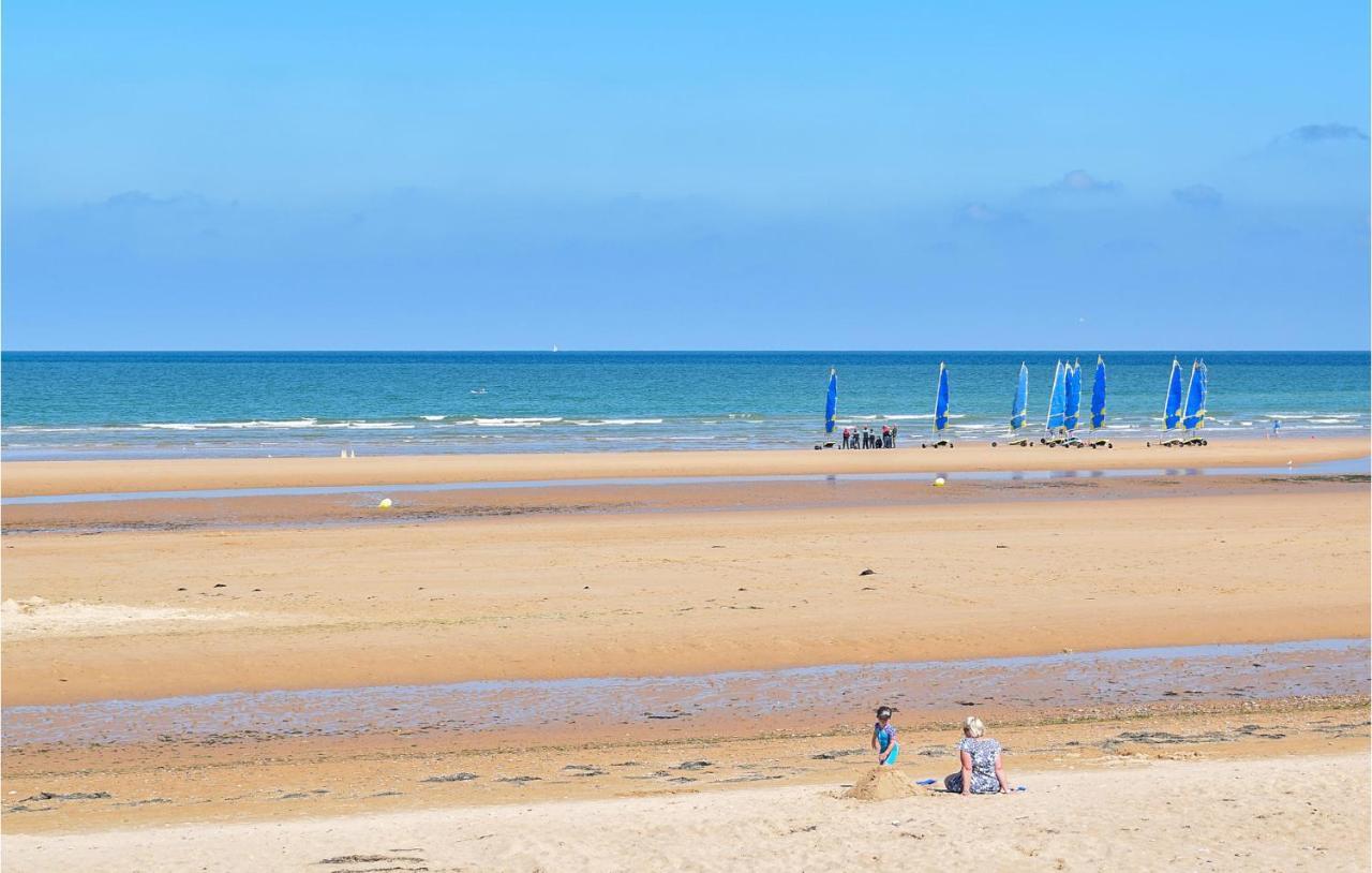4 Bedroom Cozy In Port-en-bessin-huppain Holiday home Huppain