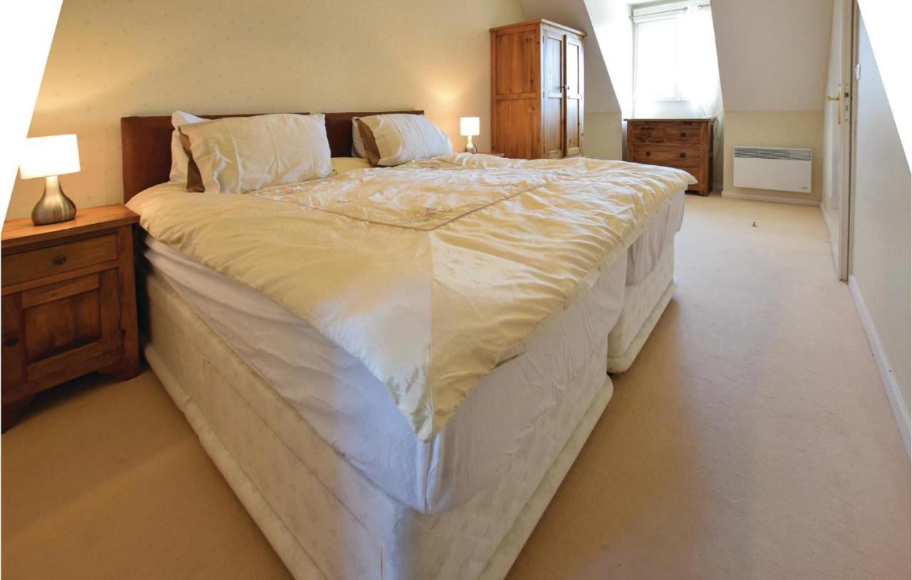 4 Bedroom Cozy In Port-en-bessin-huppain Huppain